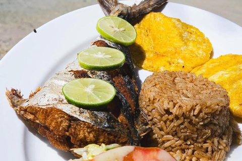 From Cartagena: Marasú – Tierra Bomba, Lunch & Boat Ride