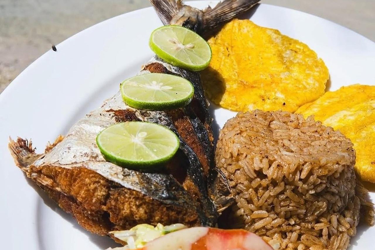 From Cartagena: Marasú – Tierra Bomba, Lunch & Boat Ride
