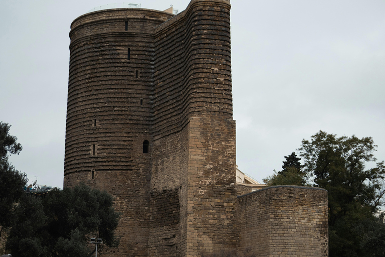 Baku: Hop-On Hop-Off Coach Tour + Optional Guided Walk in Icheri Sheher Hop-On Hop-Off Coach Tour + İçerişehir Guided Walking Tour