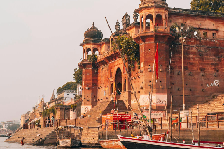 Benarés: Paseo en Crucero por el Río Ganges al Amanecer y Visita a Sarnath