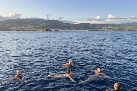 Vila Franca do Campo: Sunset Boat Tour with Drink and Cake