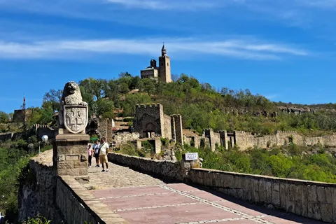 Von Sofia aus: Veliko Tarnovo und Arbanasi Tour mit Transfer