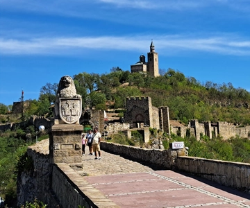 From Sofia: Veliko Tarnovo and Arbanasi Tour with Transfer