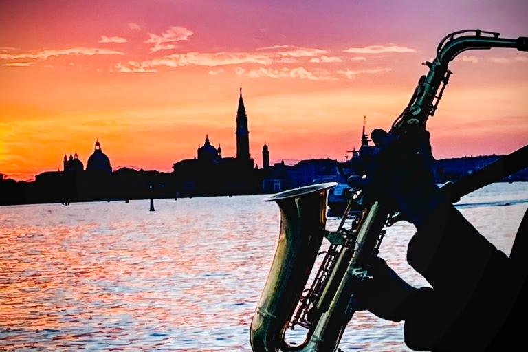 Von Venedig aus: Katamaran-Sonnenuntergangs-Jazz-Kreuzfahrt mit Aperitivo