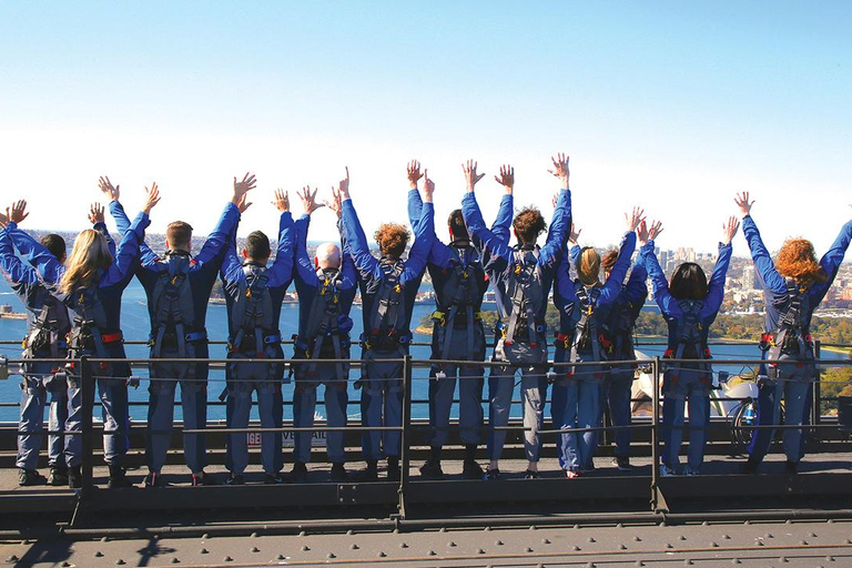 Sydney: Salita guidata diurna in vetta al Sydney Harbour Bridge13:45 Salita in vetta