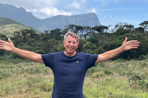 Kandy: Private City Tour by Hybrid Car with Driver