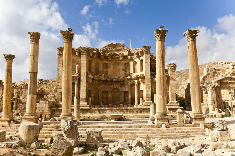 Amman: Tour di 3 giorni a Petra, Jerash, Wadi-rum e Mar MortoTrasporto e alloggio