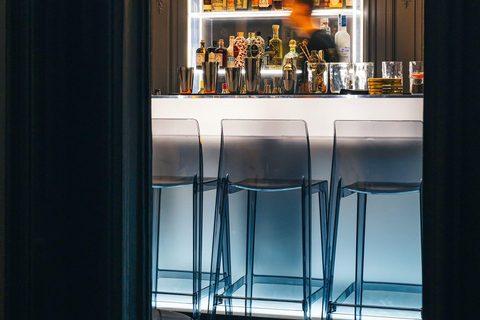 Cocktails lessons in Speakeasy