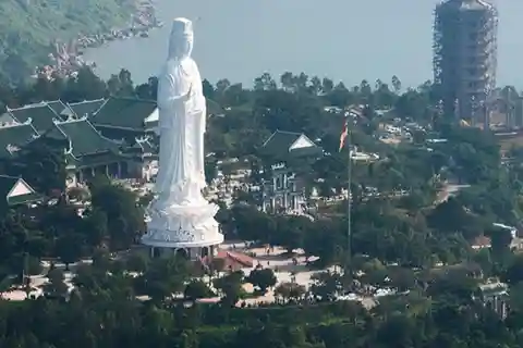 Da Nang: Montañas de Mármol, Cueva de Am Phu y Pagoda de Linh Ung