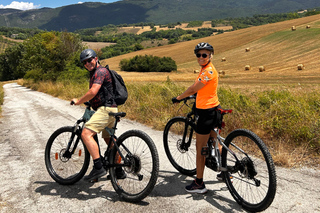 Subequana Valley and Aterno Valley E-Bike Tour with Guide