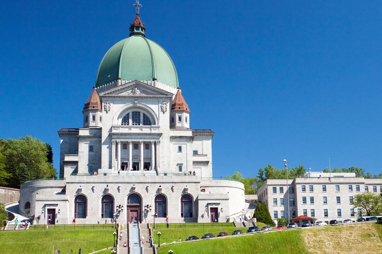 Montreal: Private City Tour by Luxury Sedan