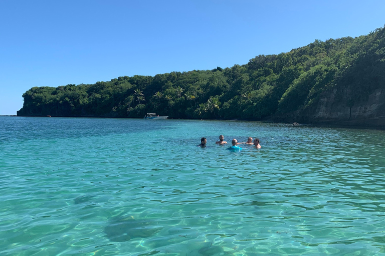 Escursione in barca alla Baignoire de Josephine e all'Ilet Chancel con pranzoGita in barca alla Baignoire de Josephine e all'Ilet Chancel con pranzo