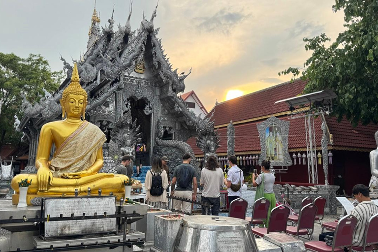 Chiang Mai: Boat Cruise, TukTuk & Songtaew Ride Shared Group