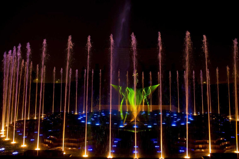 New Delhi: Akshardham Exhibition, Light and Water Show Tour Traportation and guide