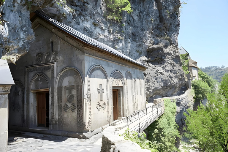 Tbilisi: Chiatura, Katskhi Pillar & Mghvimevi Monastery Tour