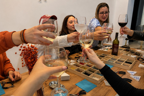 Jewelry workshop with unlimited wine - Alicante