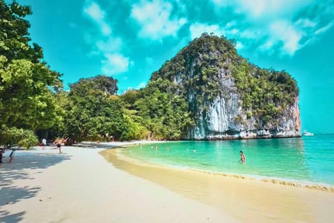 Krabi: 4 Islands & Ko Hong Private Long-tail Boat Tour