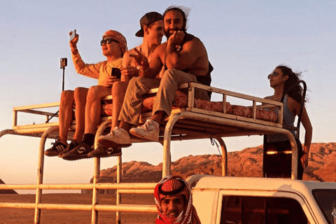 Deserto de Wadi Rum: excursão de meio dia em jipe (manhã ou pôr do sol)