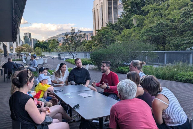 Medellín : plus qu'Escobar Visite guidée à piedMedellín : visite guidée à pied au-delà d'Escobar