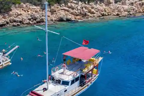 Bodrum: Peninsula Private Boat Tour with Lunch