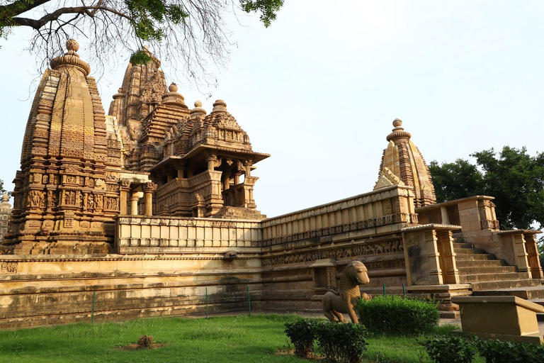 From Delhi: 4-Day Khajuraho Temples & Panna Tiger Safari
