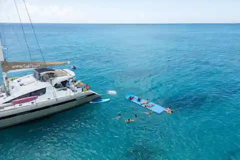 Sint Maarten: Luxury Catamaran Cruise with Lunch and Drinks