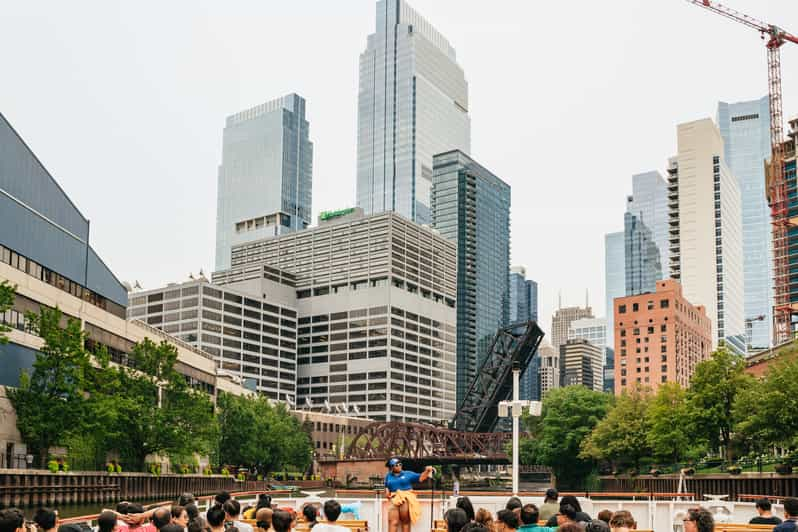 Chicago: Architecture River Cruise Skip-the-Ticket Line | GetYourGuide