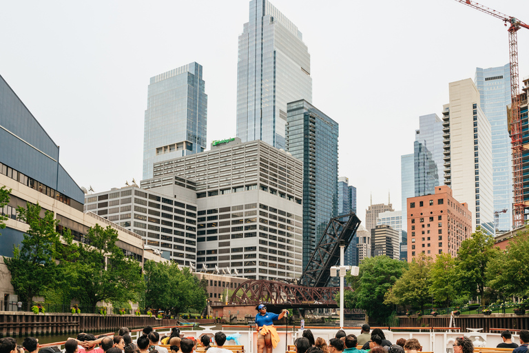 Chicago: Architecture River Cruise Skip-the-Ticket LineTreffpunkt Michigan Ave.