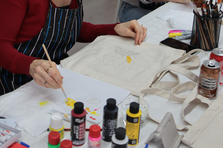 Alicante: Design Your Own Tote Bag Art Workshop