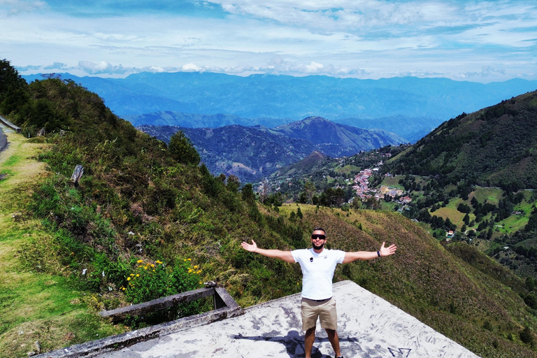 From Medellín: Santa Fé de Antioquia Private Day Trip