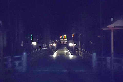 Koyasan : le silence sacré d&#039;Okunoin à l&#039;aube et à la nuit tombéeVisite à l&#039;aube