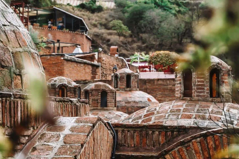 تبليسي: طقوس حمام الكبريت الفاخر مع خدمة الاستقبال والنبيذ