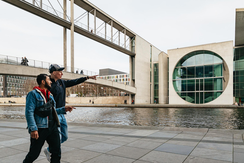 Berlin: Government District Tour with Reichstag and Rooftop Guided Tour in German