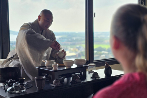Jeju: Tea Meditation in a temple with Head Monk