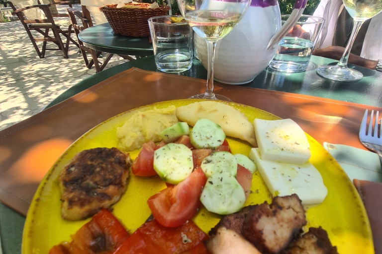 Kournas: Private Wine Tasting Tour with Lunch