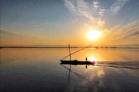 Valencia: Sonnenuntergang in der Albufera auf einem Segelboot mit ortskundigem Guide