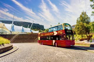 Edinburgh: Hop-On/Hop-Off-Bustour Stadt & Britannia Kombiticket