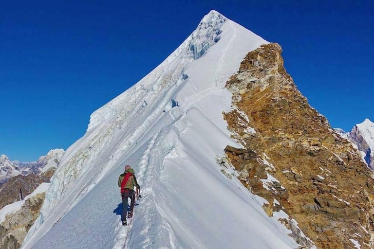 Lobuche East Peak via le camp de base de l'Everest