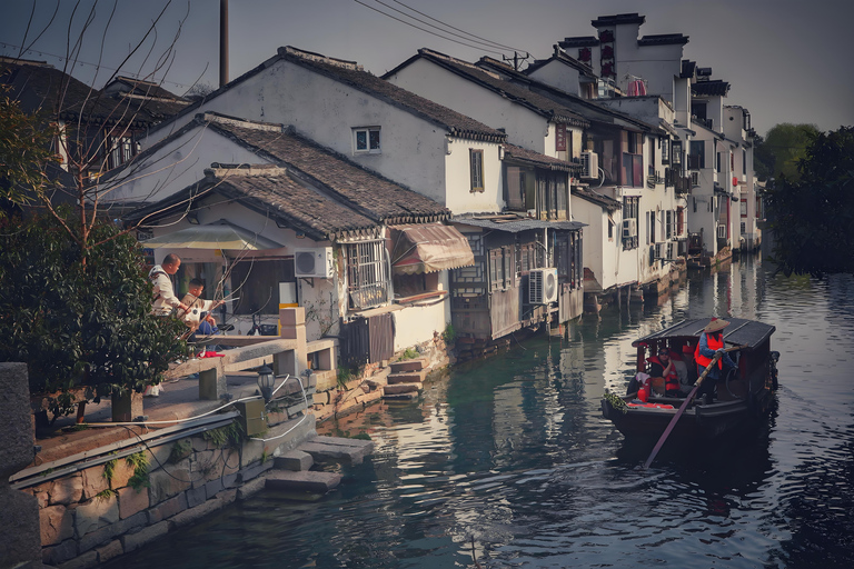 From Shanghai: Suzhou Day Trip with Garden & Temple