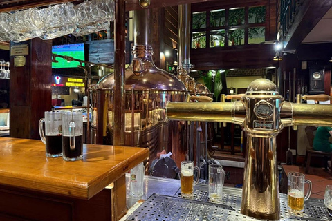 Ho Chi Minh Stad: Kroegentocht met drankjes en gids