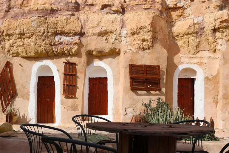 Djerba: Tataouine & Chenini 4x4 Desert Private Tour & Lunch