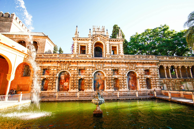 Seville: Priority Access Royal Alcazar Tour Guided tour: Real Alcázar of Seville in English in Vip Group