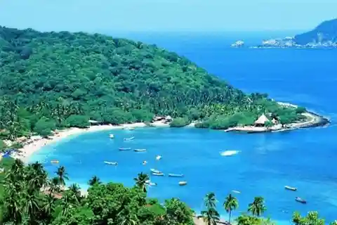 Ixtapa-Zihuatanejo: Las Gatas Beach Tour with Snorkeling