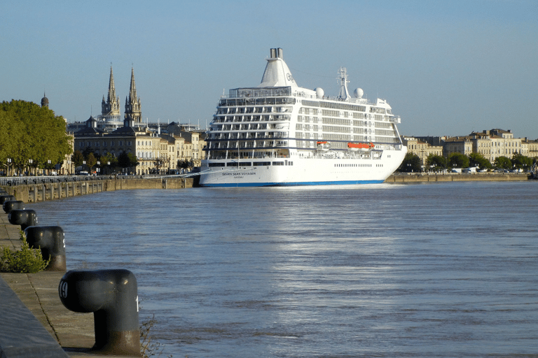 Bordeaux Private Shore Excursion: Médoc Wine Experience