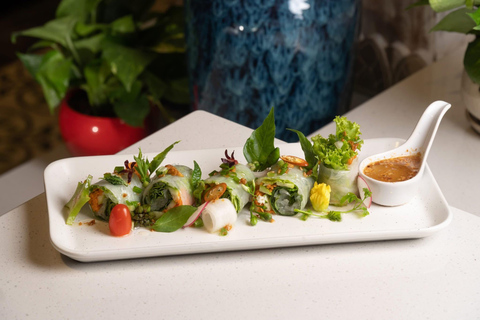 Siem Reap: Apsara Dance Show and Dinner with Hotel transfers