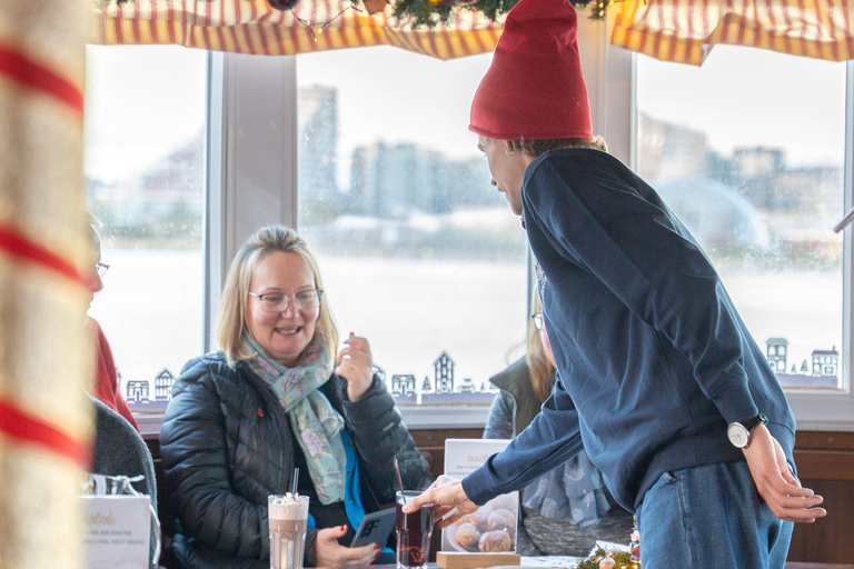 The Christmas Boat – Christmas Guided Harbor Cruise