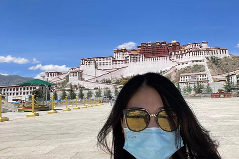 Guangzhou: Dine at Local Home with English Speaking Hosts