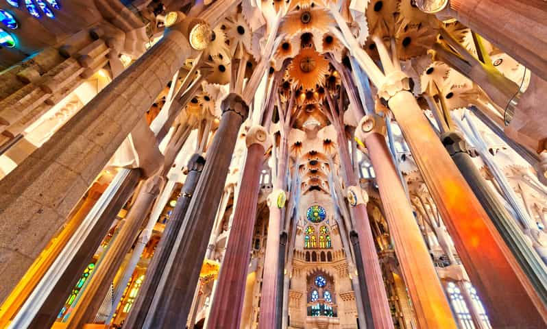 Barcelona: Day Tour with Sagrada Familia and Park Güell | GetYourGuide