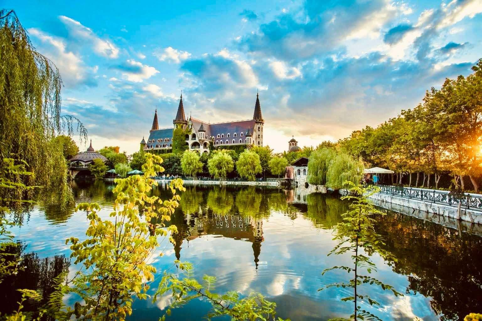 Ab Burgas: Burg Ravadinovo, thrakisches Heiligtum & Strand