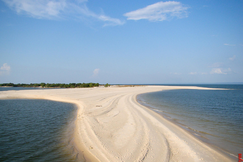 Tour of the beaches and communities of the Arapiuns River